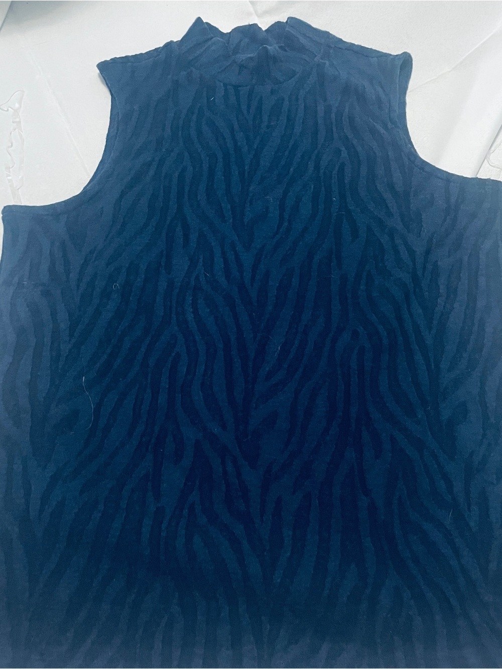 Sleeveless Mock Neck Zebra-Texture Top in Navy